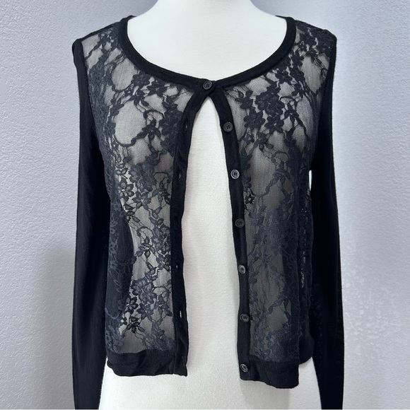 Kensie Lightweight Cropped Cardigan - Picture 2 of 10